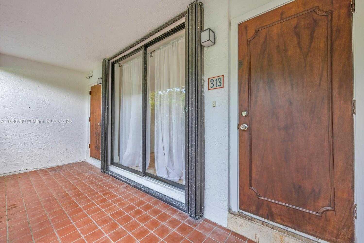 Small Image of 450 GRAPETREE DR #313, Key Biscayne Number 42
