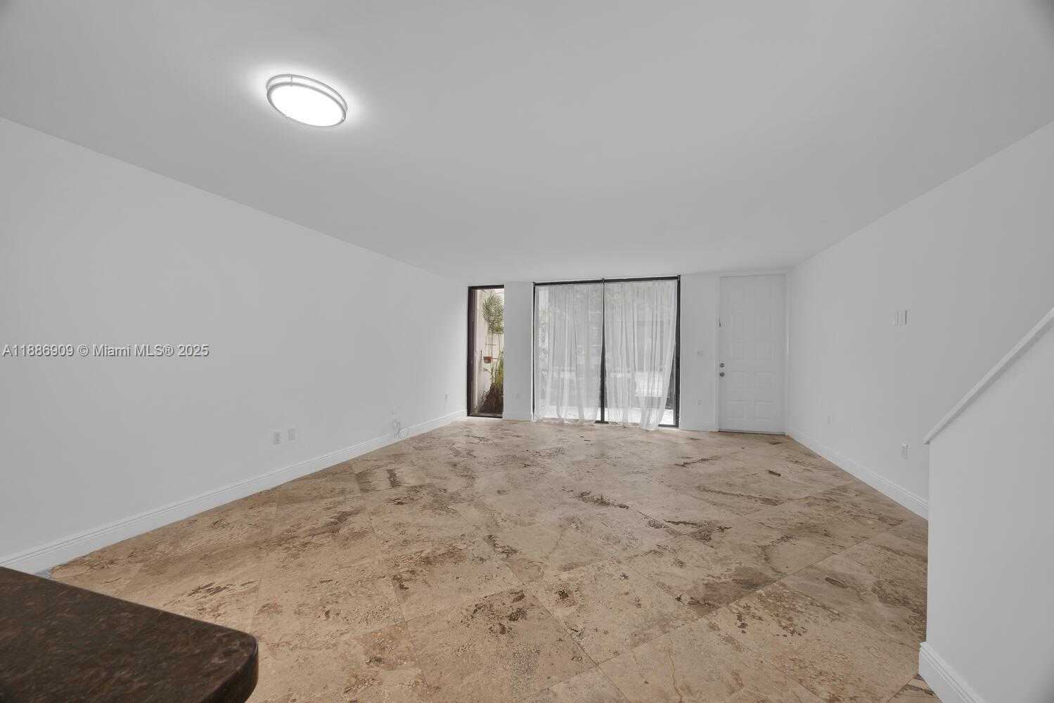 Small Image of 450 GRAPETREE DR #313, Key Biscayne Number 7