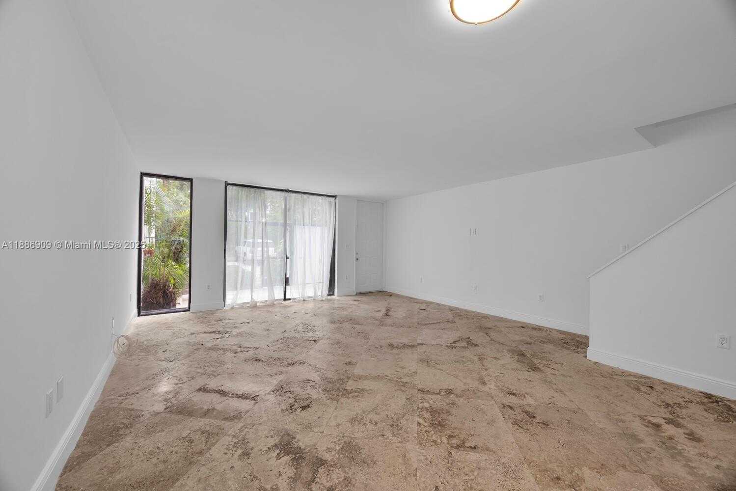 Small Image of 450 GRAPETREE DR #313, Key Biscayne Number 8