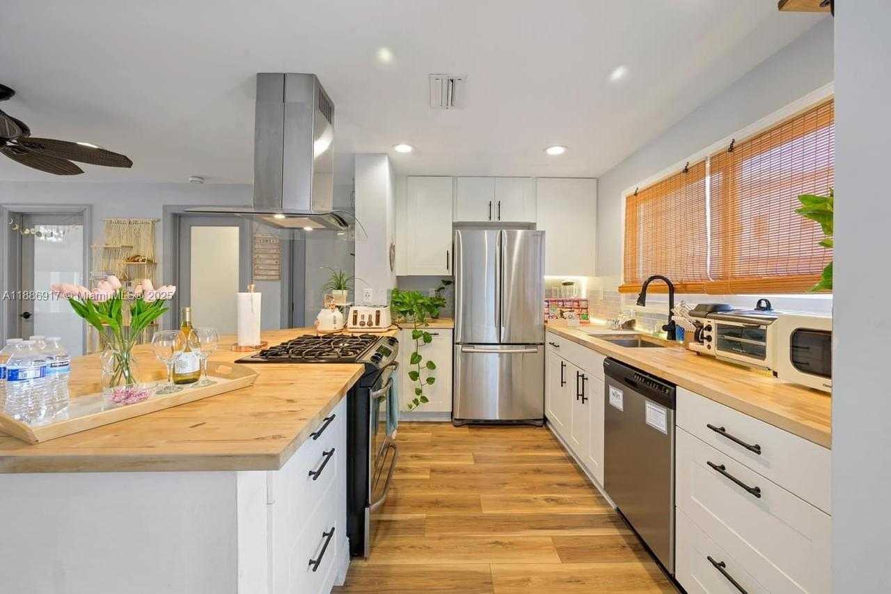 Small Image of 314 NEW HAMPSHIRE ST #23, Hollywood Number 11