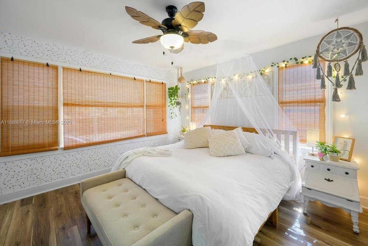 Small Image of 314 NEW HAMPSHIRE ST #23, Hollywood Number 3