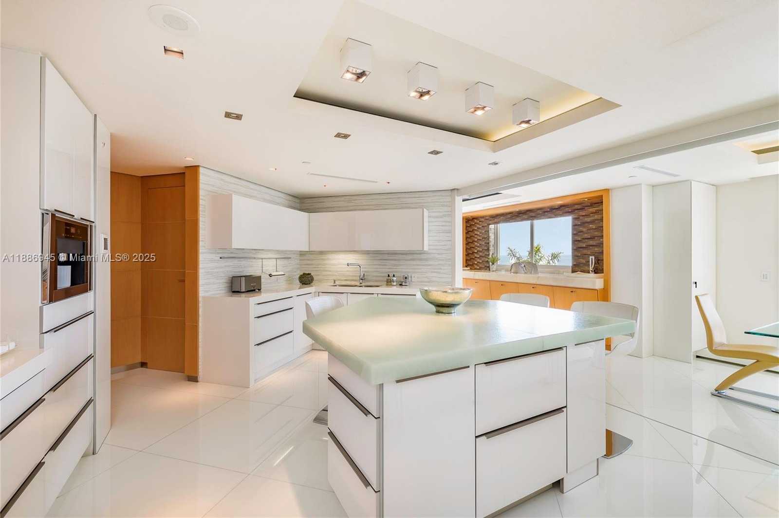Small Image of 791 CRANDON BLVD #1408, Key Biscayne Number 11