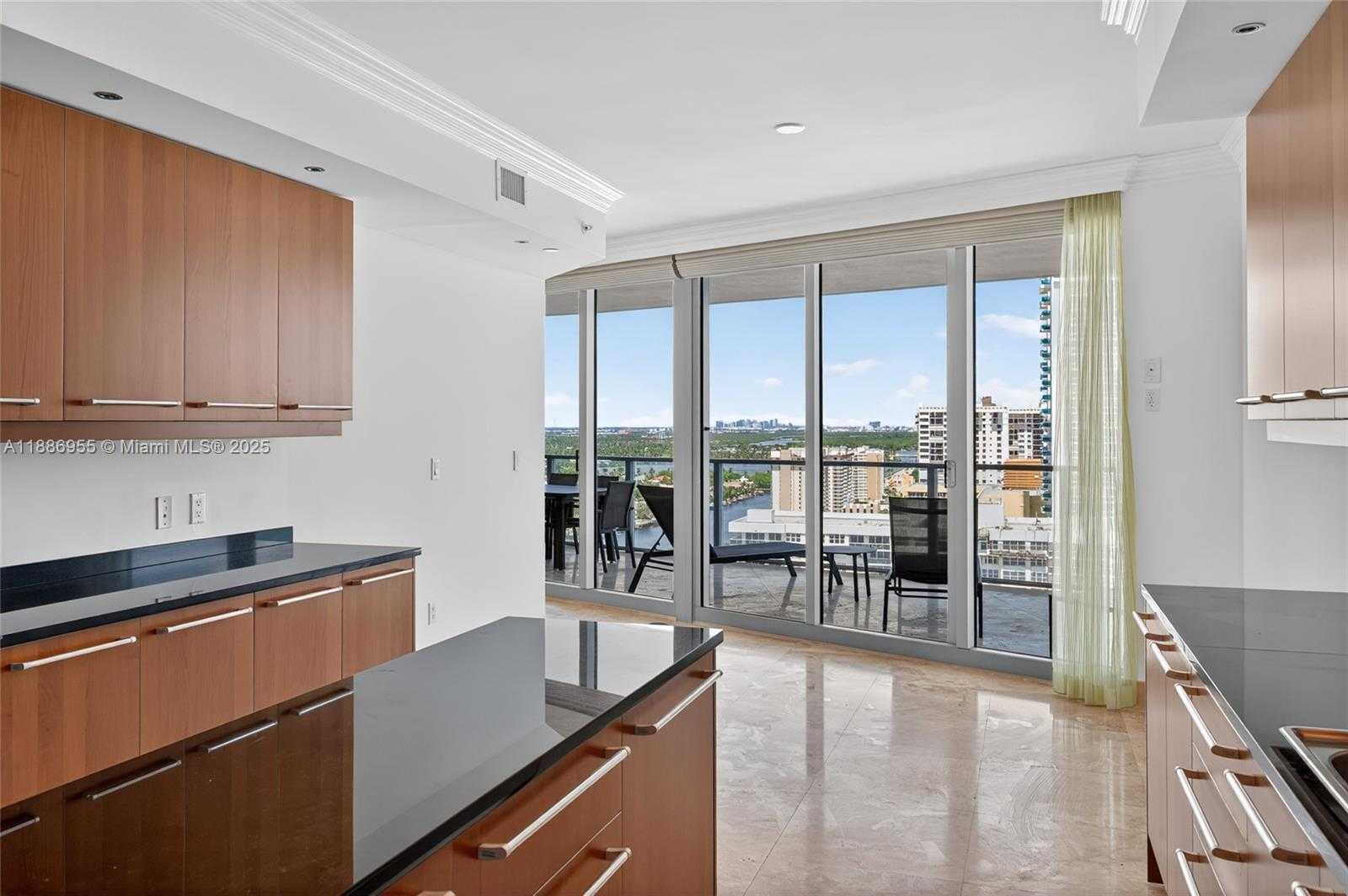 Small Image of 3101 SOUTH OCEAN DR #2403, Hollywood Number 12