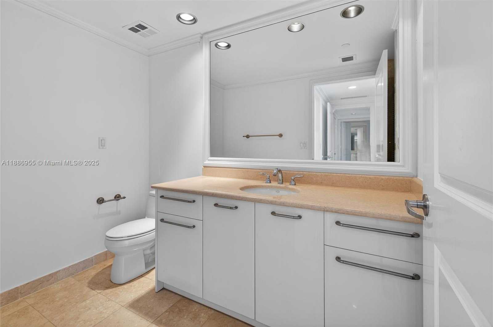 Small Image of 3101 SOUTH OCEAN DR #2403, Hollywood Number 34