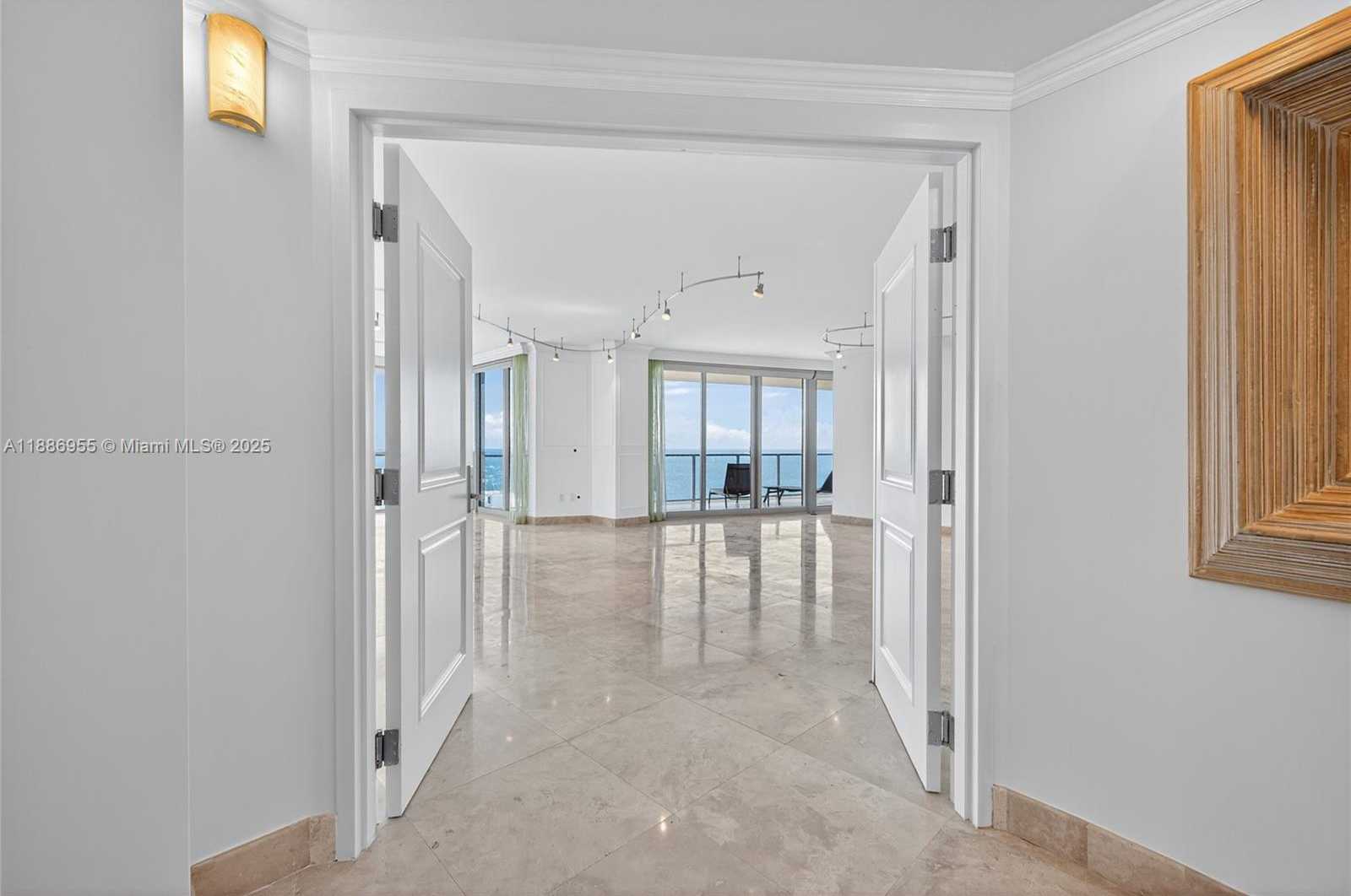 Small Image of 3101 SOUTH OCEAN DR #2403, Hollywood Number 5