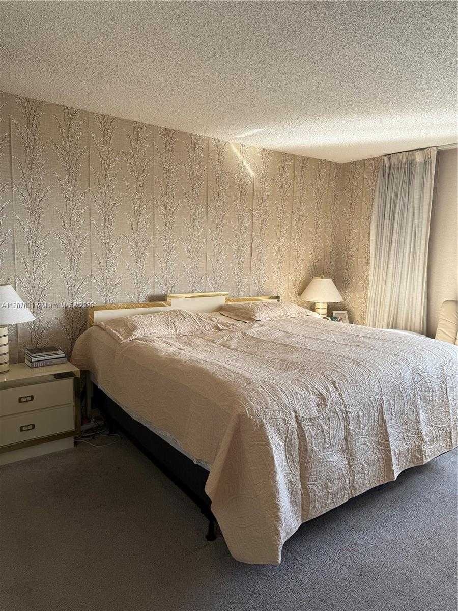 Small Image of 2555 COLLINS AVE #2112, Miami Beach Number 10