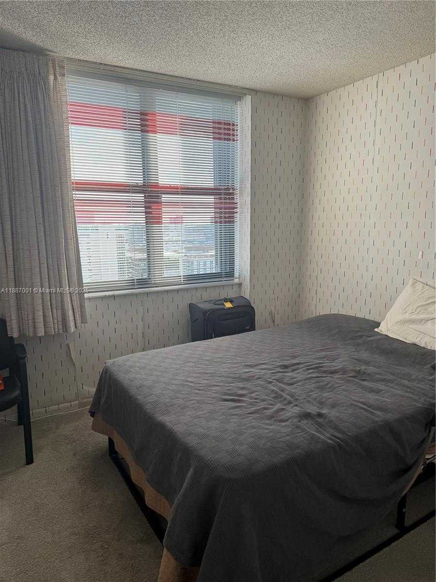 Small Image of 2555 COLLINS AVE #2112, Miami Beach Number 11