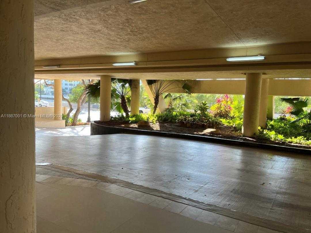 Small Image of 2555 COLLINS AVE #2112, Miami Beach Number 21