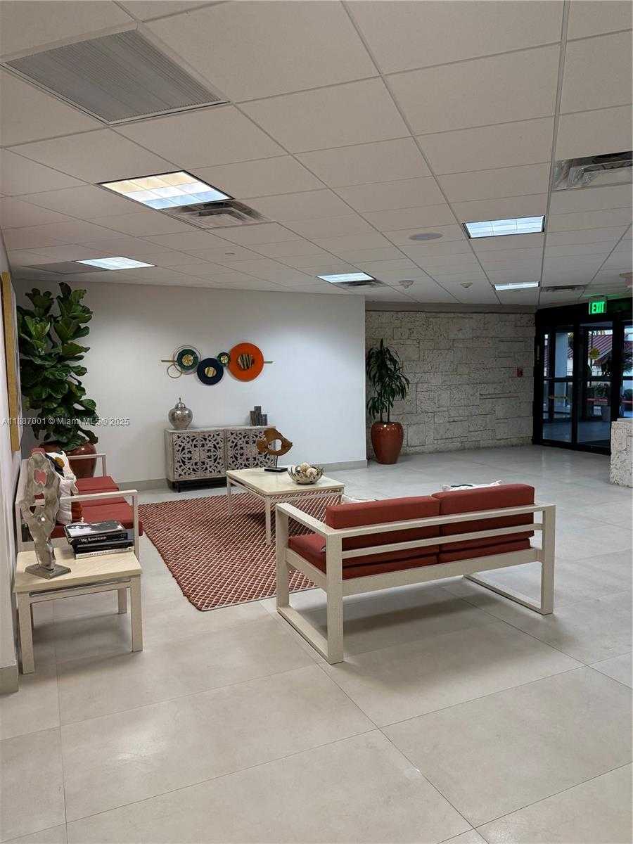 Small Image of 2555 COLLINS AVE #2112, Miami Beach Number 22