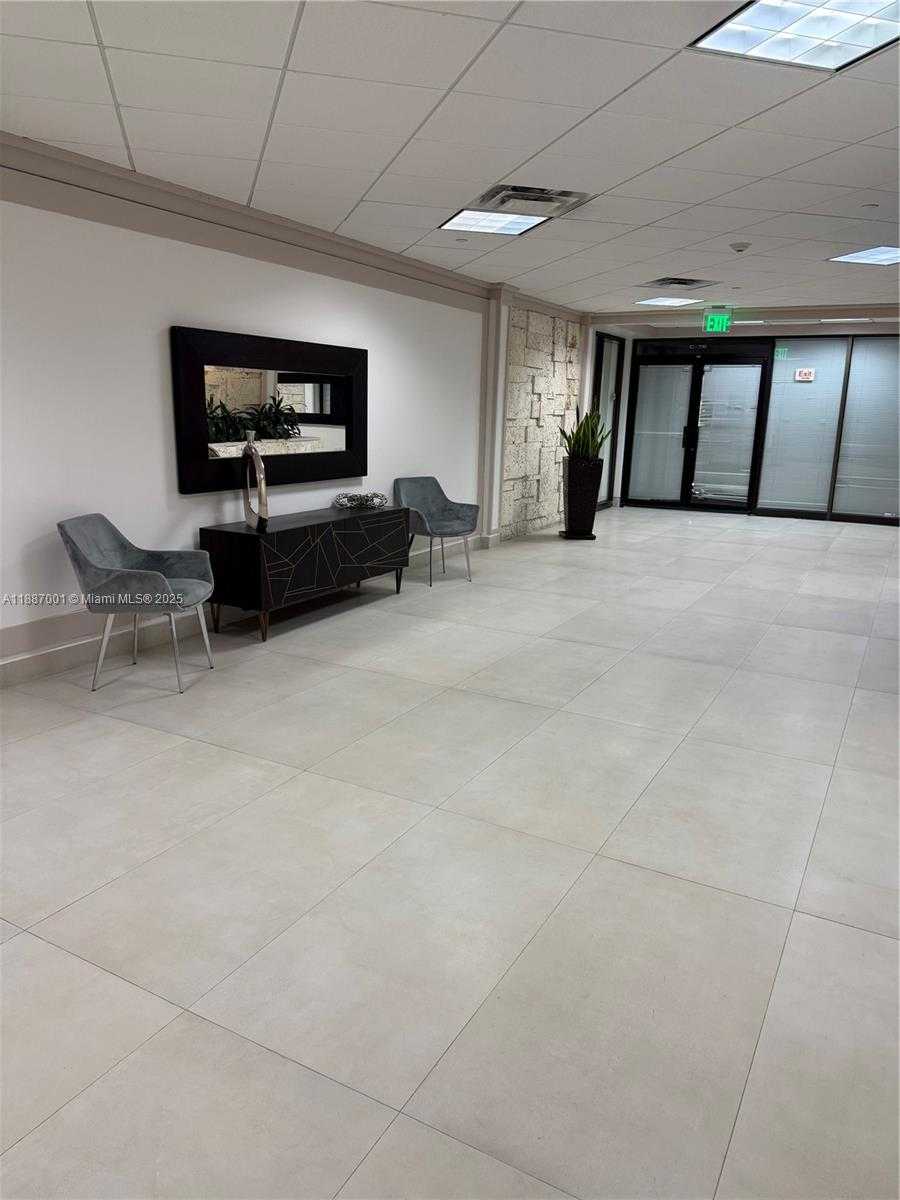 Small Image of 2555 COLLINS AVE #2112, Miami Beach Number 23