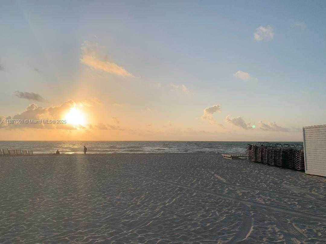 Small Image of 2555 COLLINS AVE #2112, Miami Beach Number 6