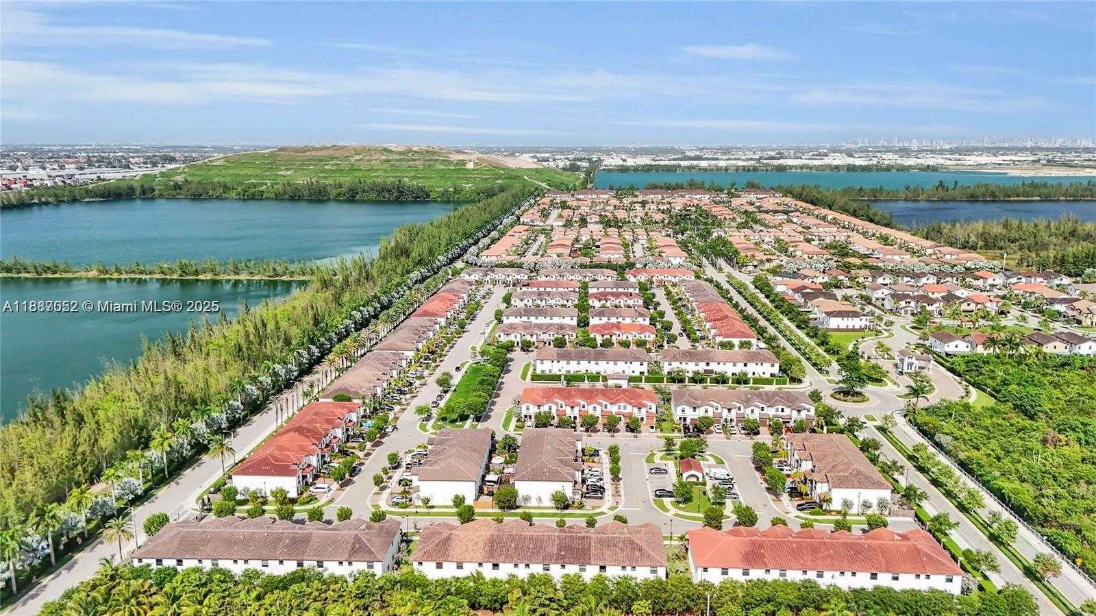 Small Image of 8860 NORTH WEST 103RD PATH, Doral Number 19