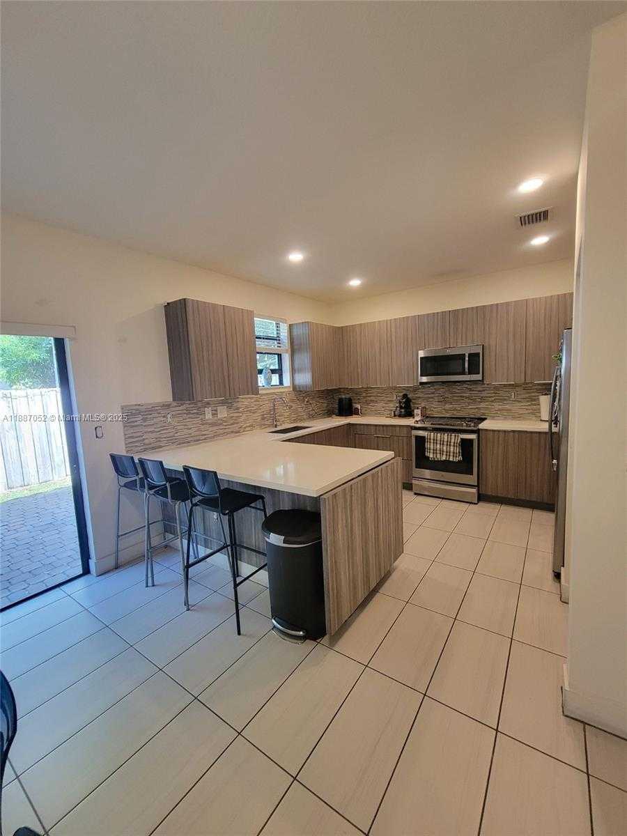 Small Image of 8860 NORTH WEST 103RD PATH, Doral Number 32