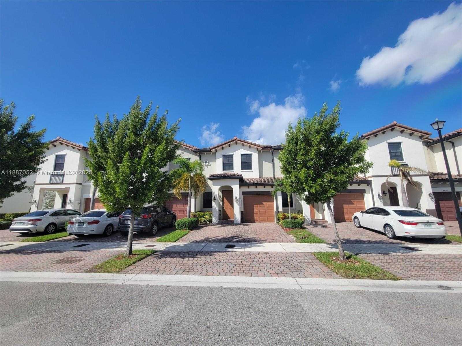 Small Image of 8860 NORTH WEST 103RD PATH, Doral Number 33