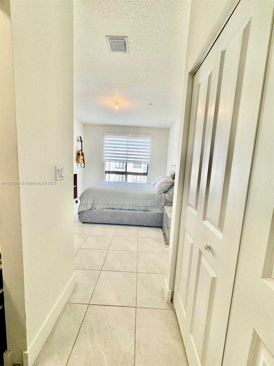 Small Image of 8201 NORTH WEST 41ST ST #D-407, Doral Number 15