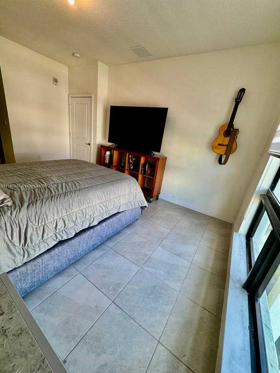 Small Image of 8201 NORTH WEST 41ST ST #D-407, Doral Number 18