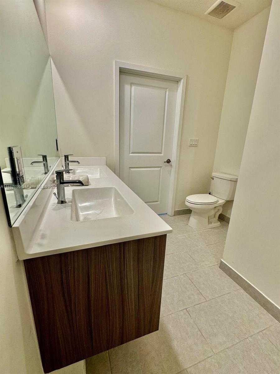 Small Image of 8201 NORTH WEST 41ST ST #D-407, Doral Number 29