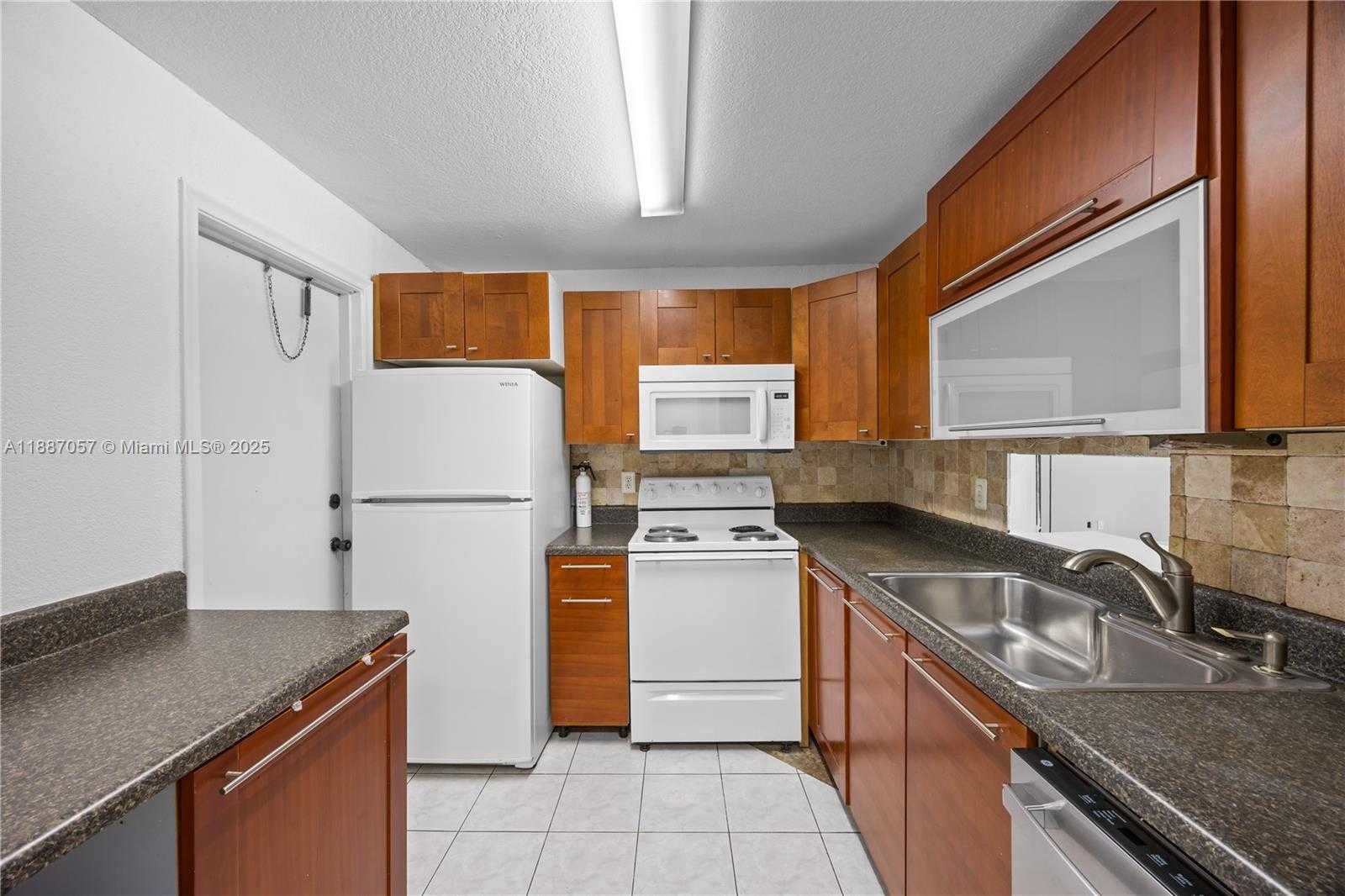 Small Image of 4200 NORTH WEST 3RD CT #116, Plantation Number 7