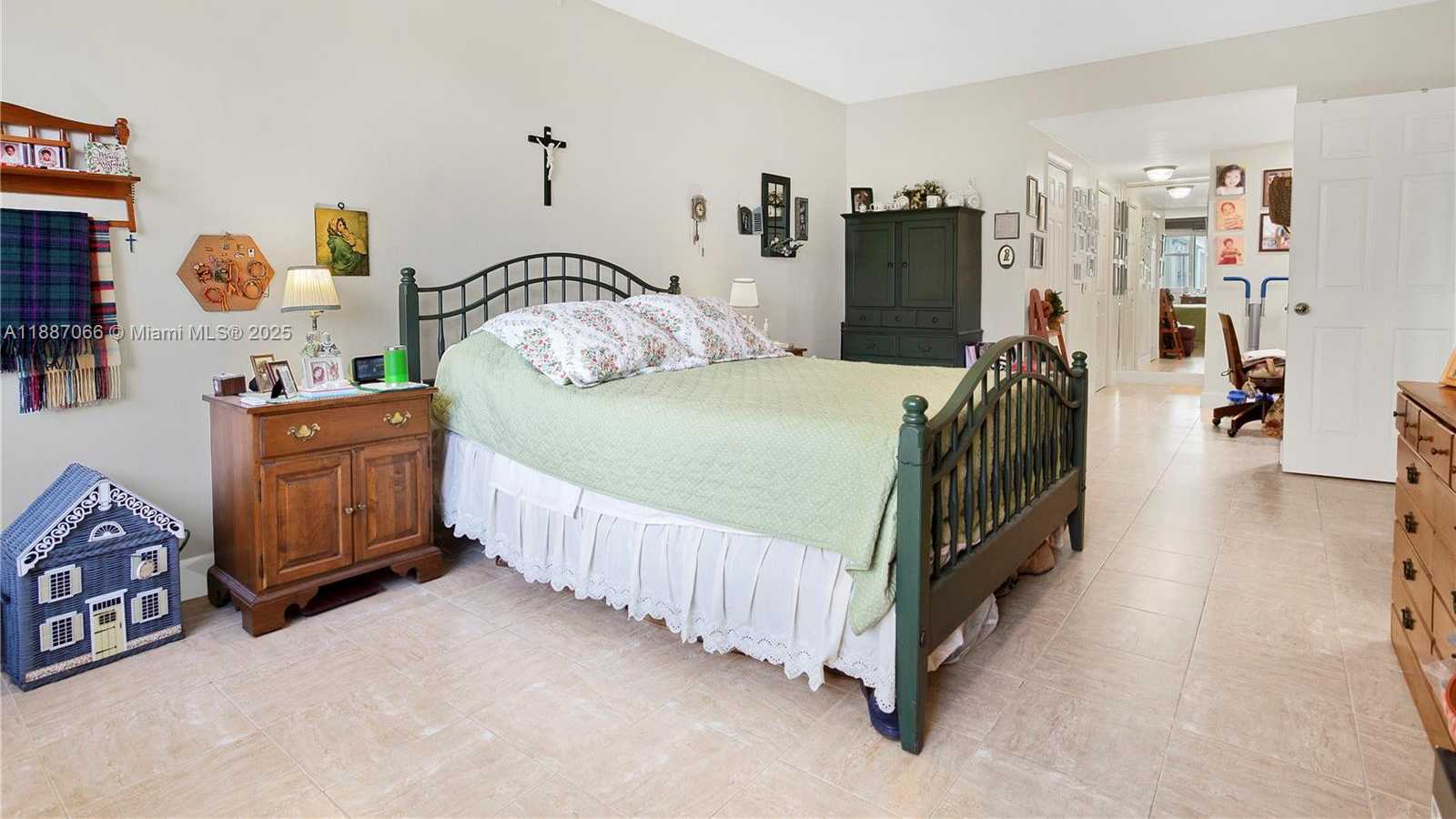Small Image of 4400 HILLCREST DR #419C, Hollywood Number 14