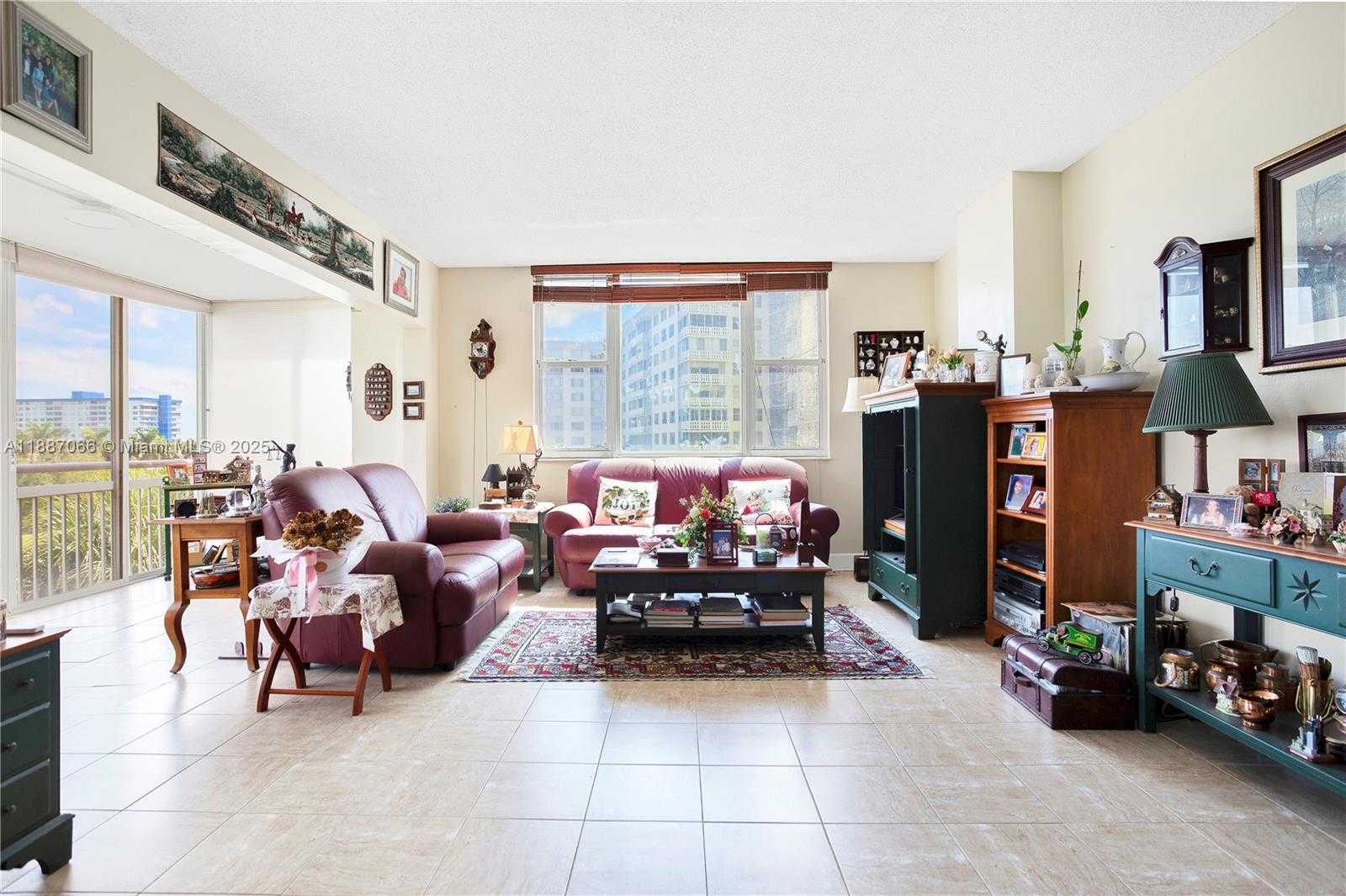 Small Image of 4400 HILLCREST DR #419C, Hollywood Number 3