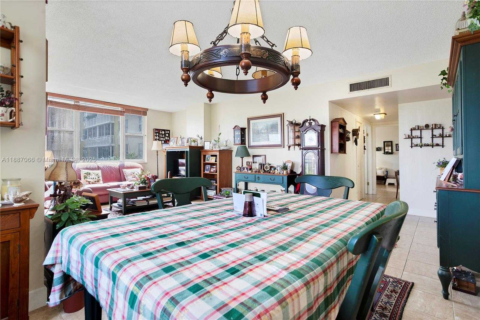 Small Image of 4400 HILLCREST DR #419C, Hollywood Number 5