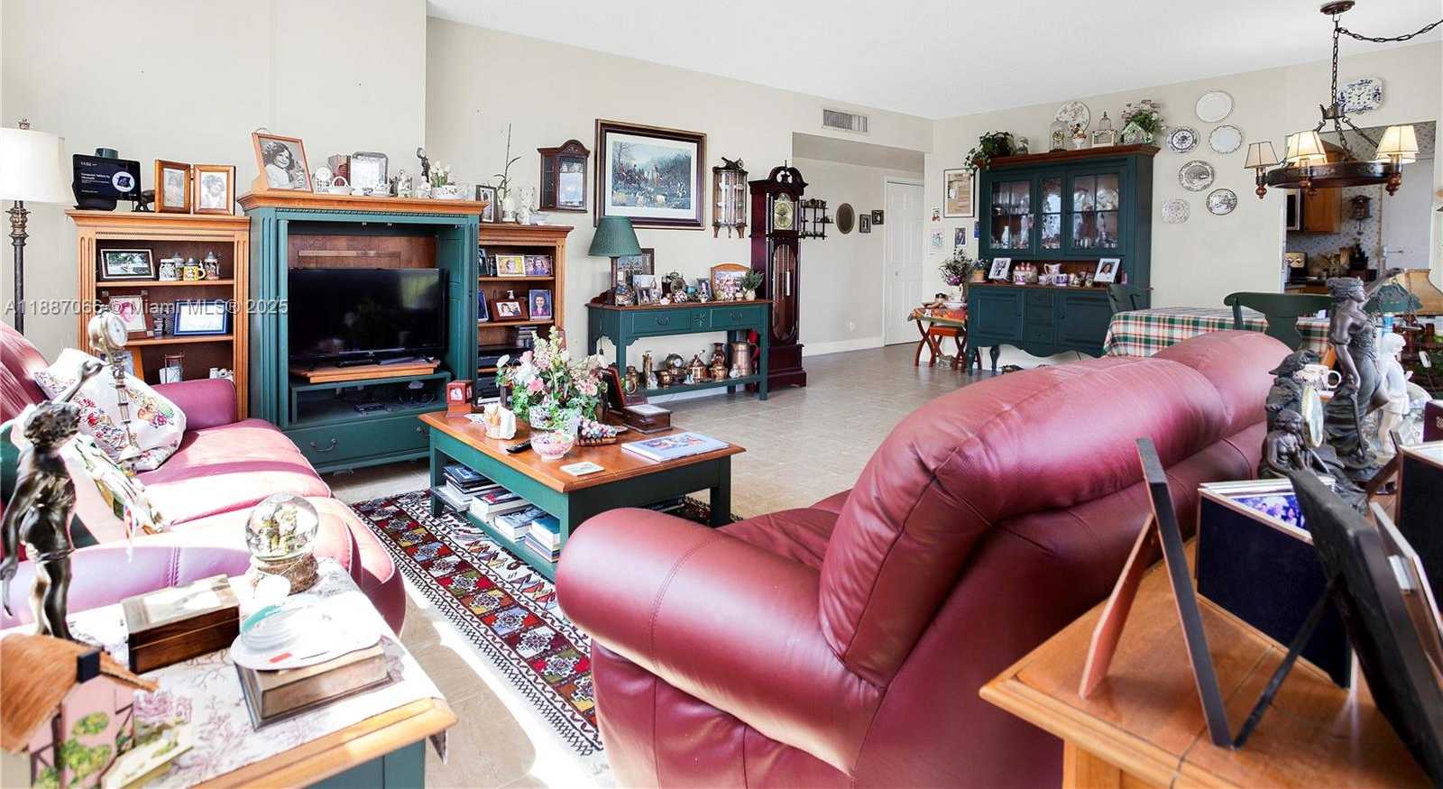 Small Image of 4400 HILLCREST DR #419C, Hollywood Number 7