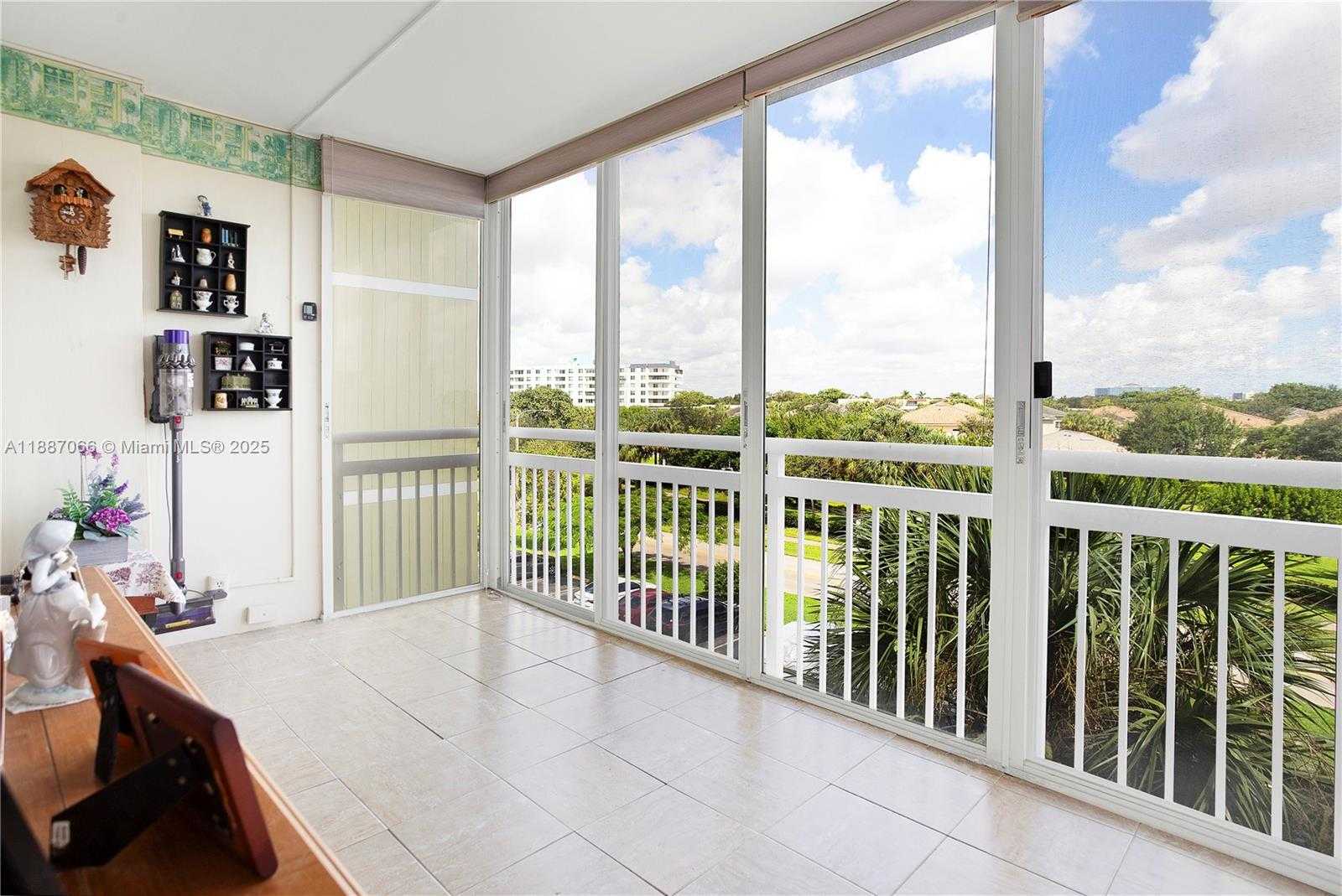 Small Image of 4400 HILLCREST DR #419C, Hollywood Number 8