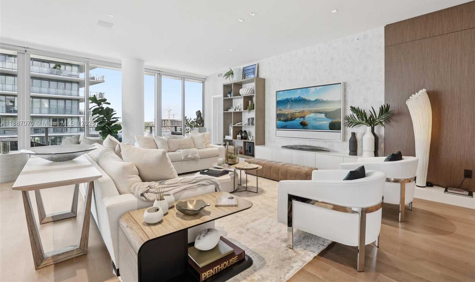 Small Image of 801 SOUTH POINTE DR #602, Miami Beach Number 2