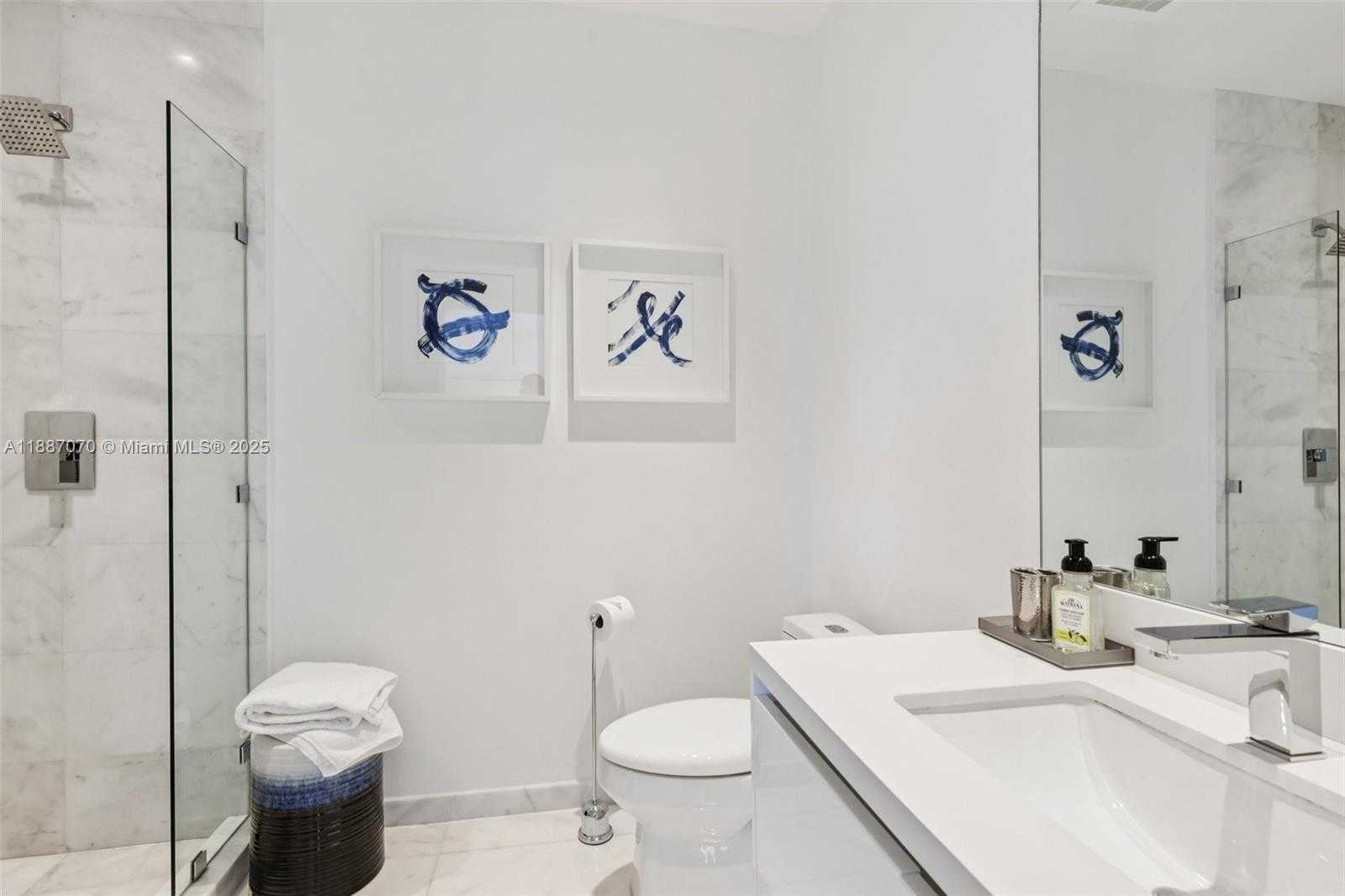 Small Image of 801 SOUTH POINTE DR #602, Miami Beach Number 27
