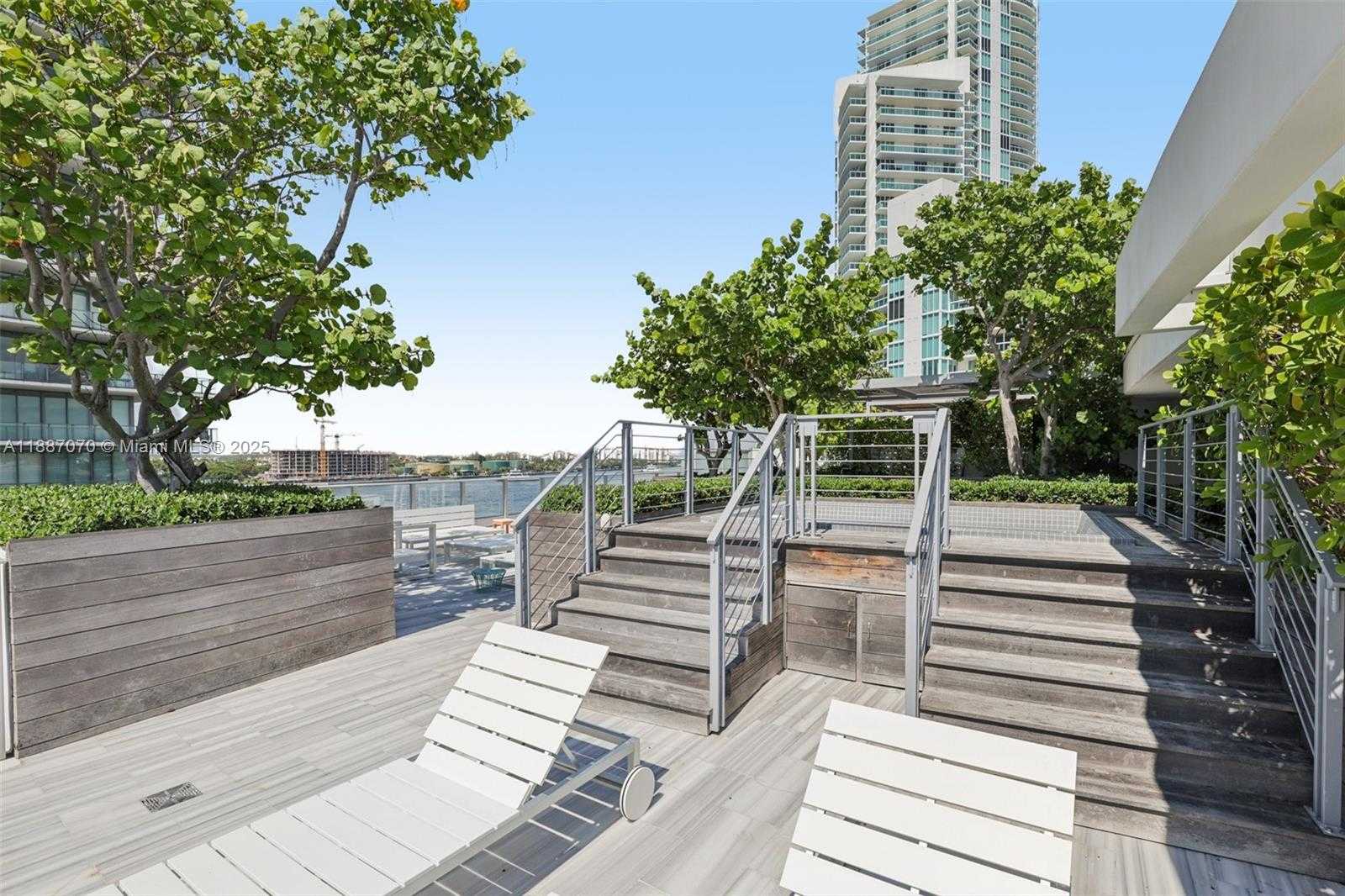 Small Image of 801 SOUTH POINTE DR #602, Miami Beach Number 32