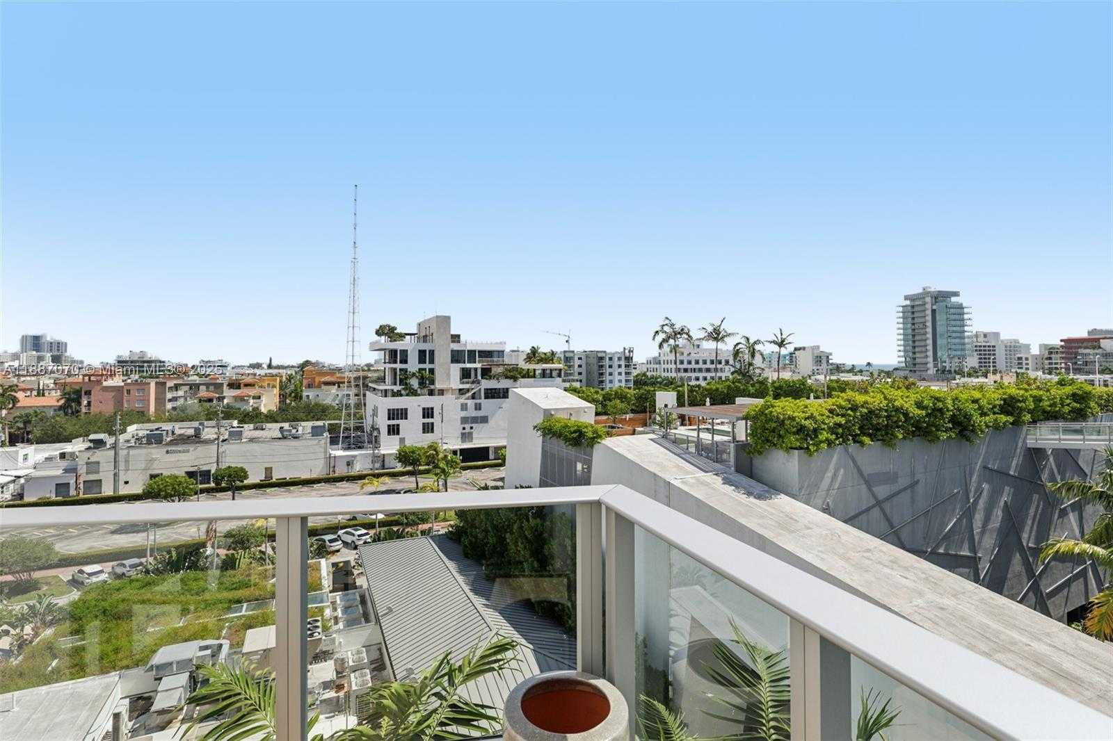 Small Image of 801 SOUTH POINTE DR #602, Miami Beach Number 35