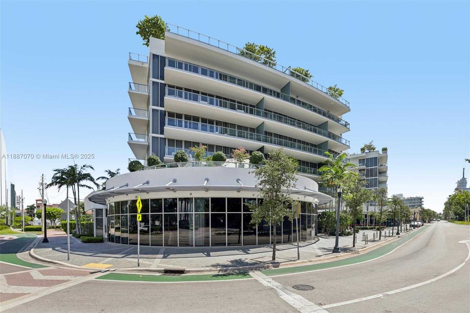 Small Image of 801 SOUTH POINTE DR #602, Miami Beach Number 37