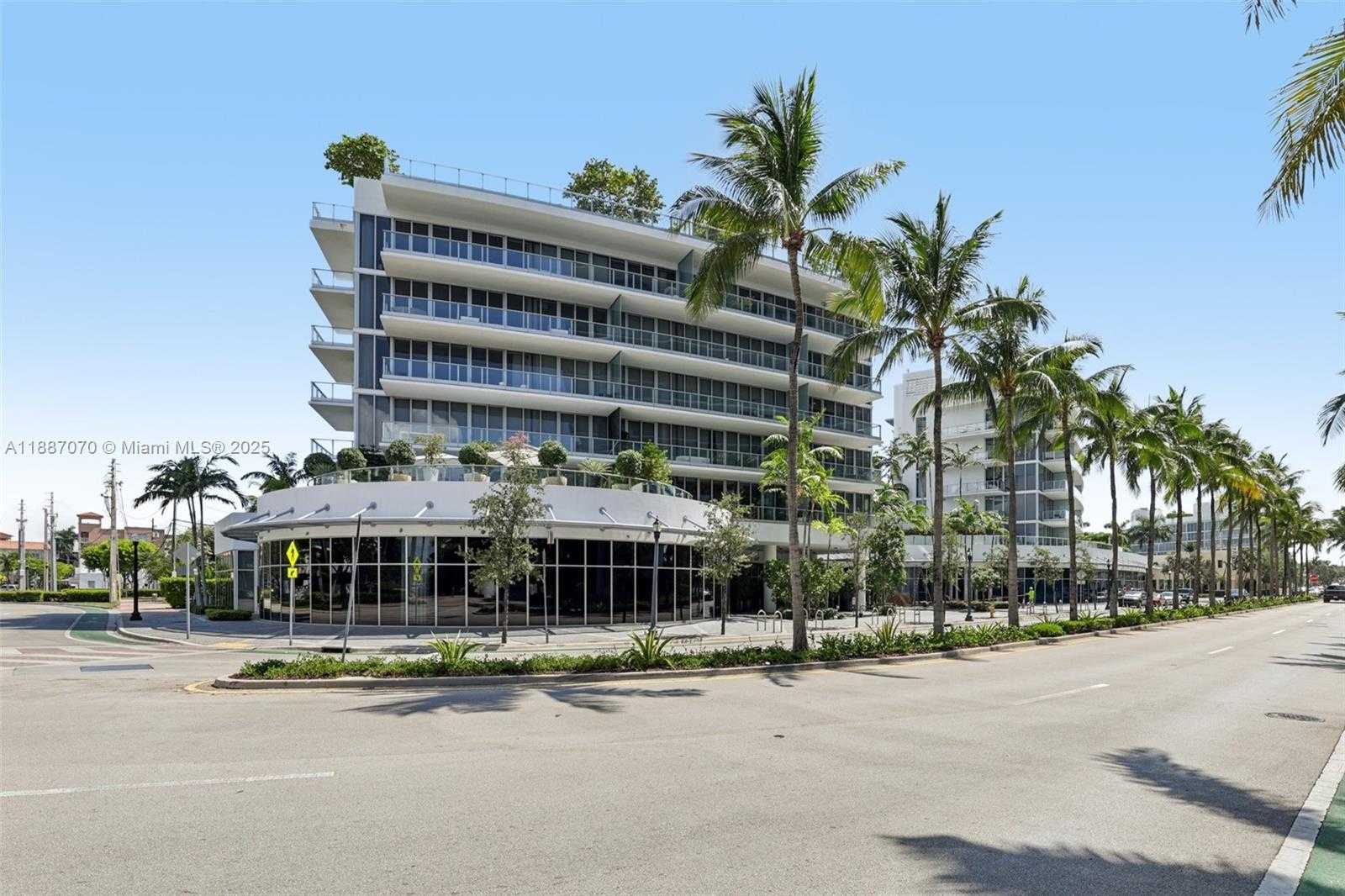 Small Image of 801 SOUTH POINTE DR #602, Miami Beach Number 38