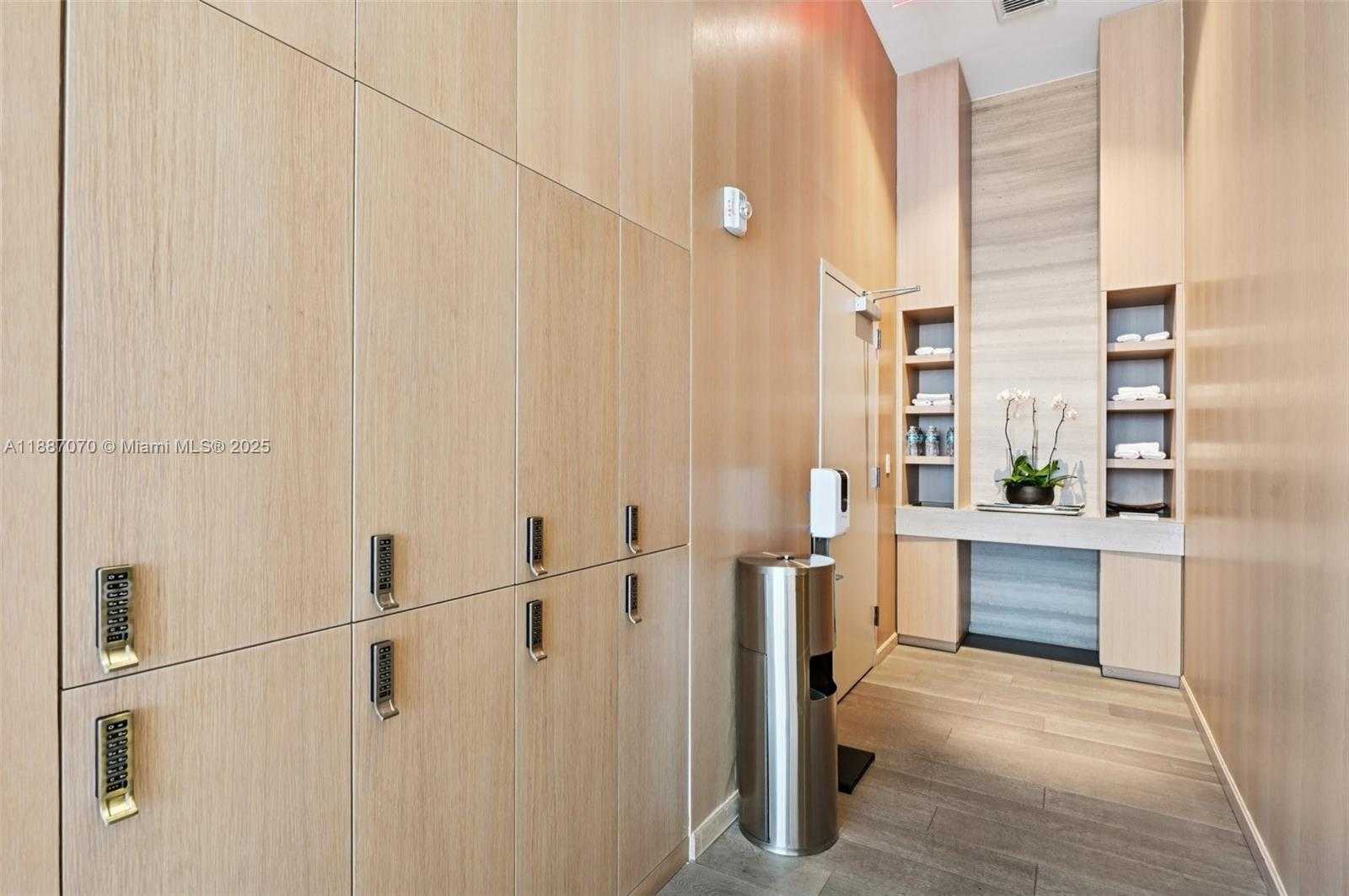 Small Image of 801 SOUTH POINTE DR #602, Miami Beach Number 46