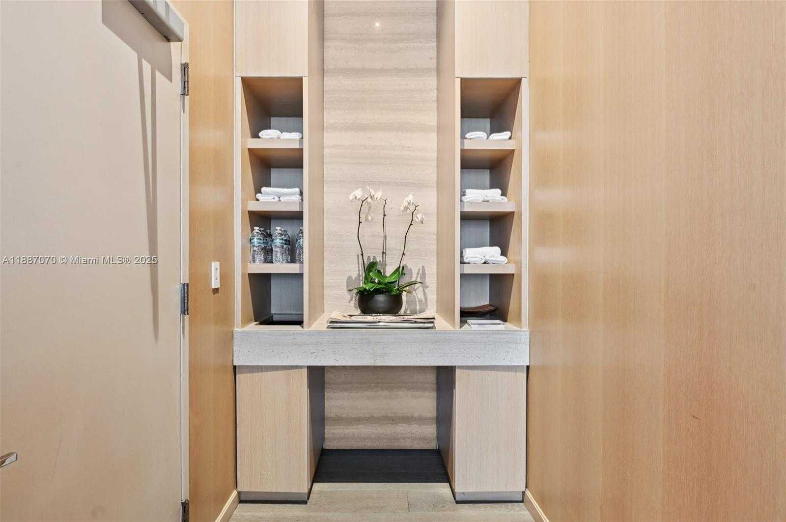 Small Image of 801 SOUTH POINTE DR #602, Miami Beach Number 47