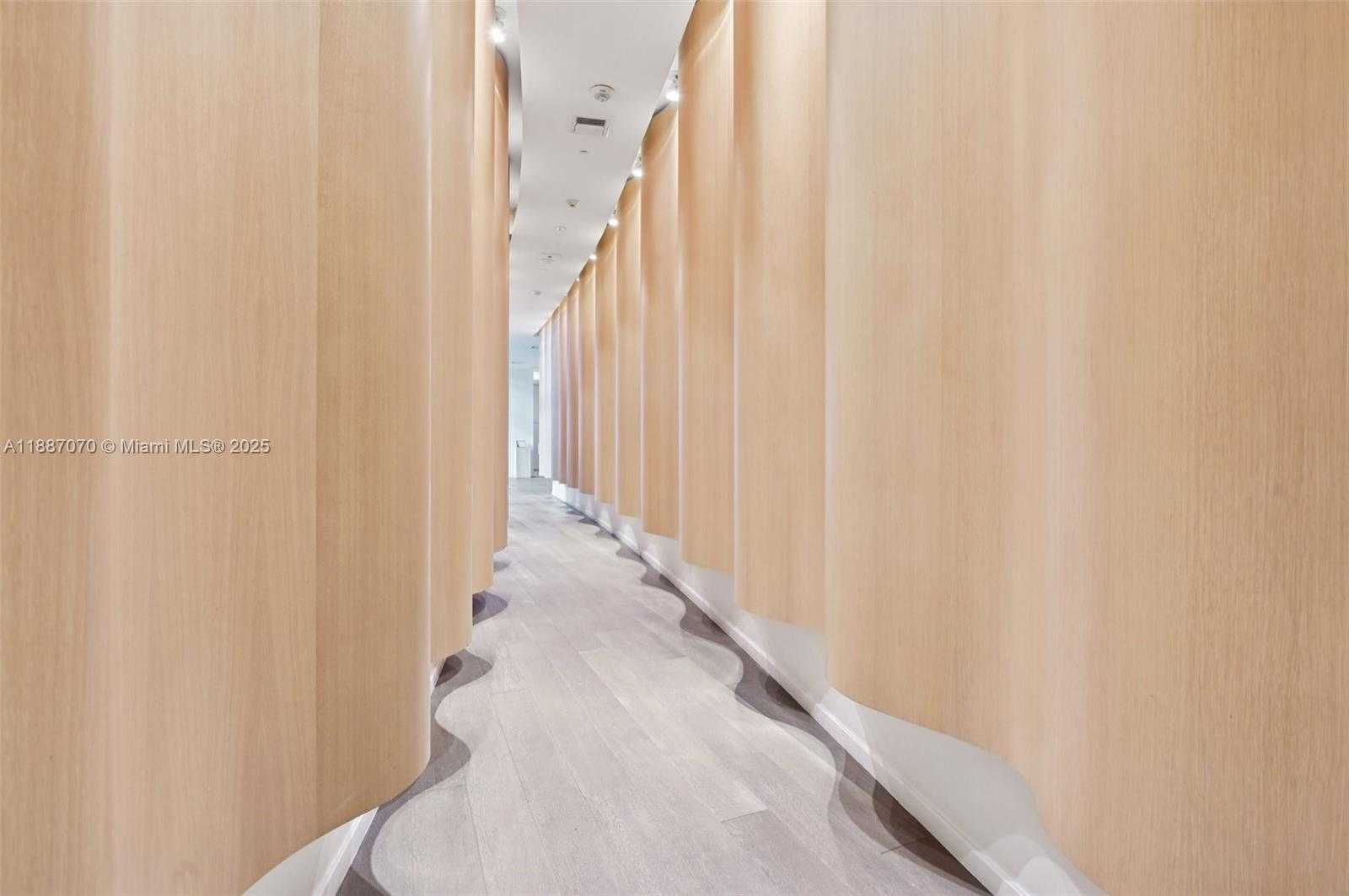 Small Image of 801 SOUTH POINTE DR #602, Miami Beach Number 53