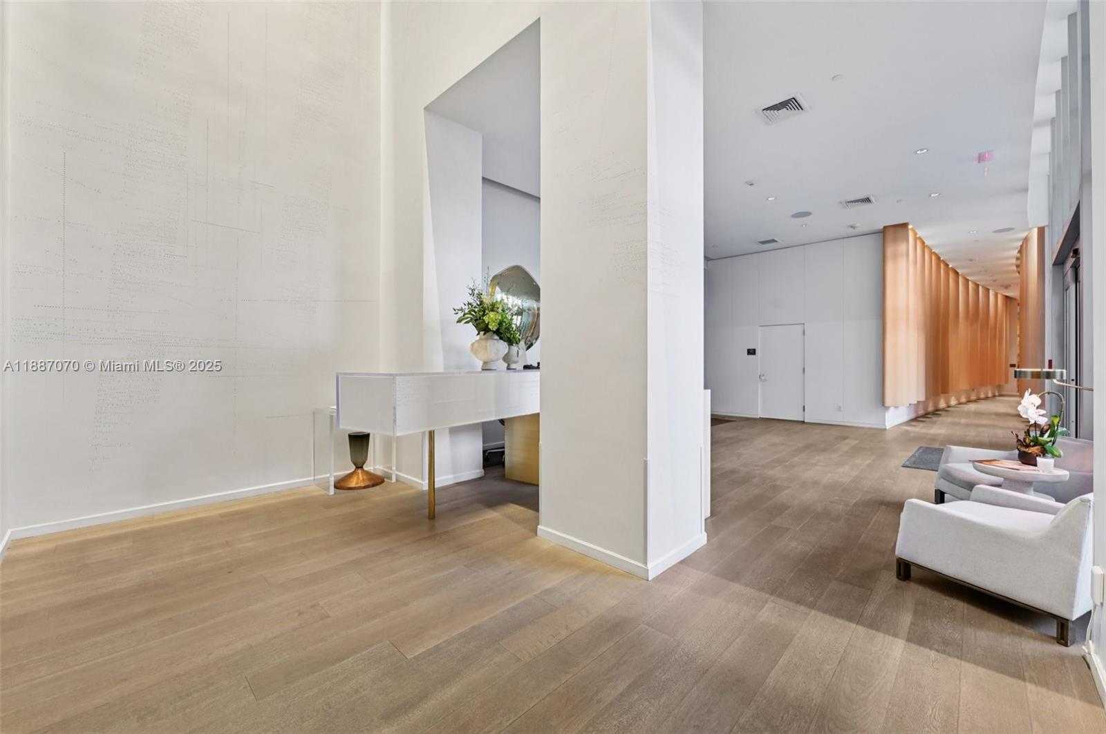 Small Image of 801 SOUTH POINTE DR #602, Miami Beach Number 55
