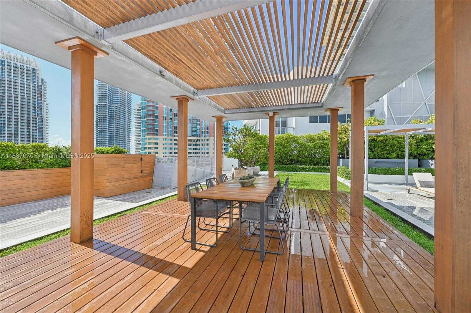Small Image of 801 SOUTH POINTE DR #602, Miami Beach Number 62