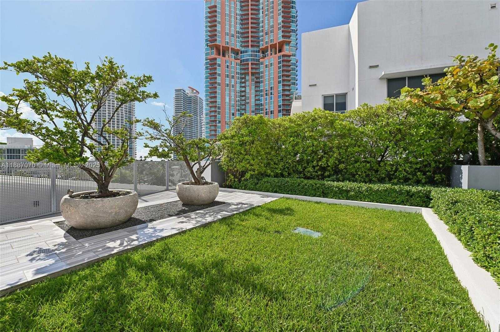 Small Image of 801 SOUTH POINTE DR #602, Miami Beach Number 64