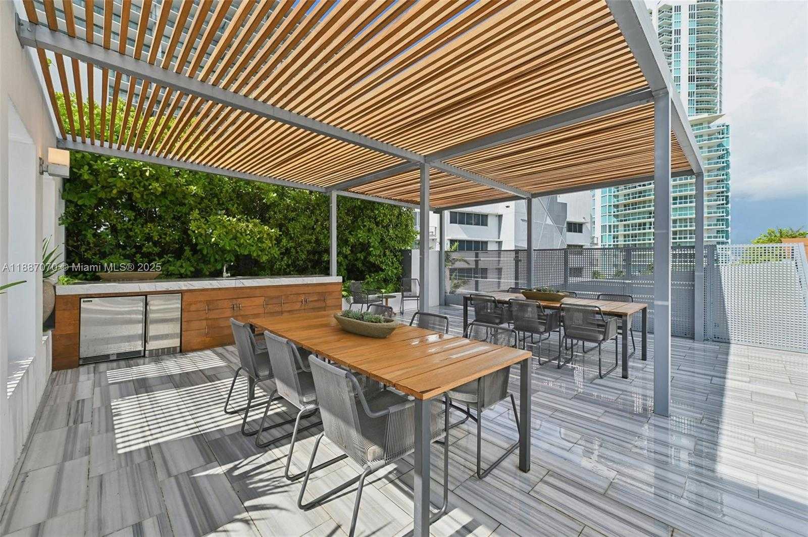 Small Image of 801 SOUTH POINTE DR #602, Miami Beach Number 66