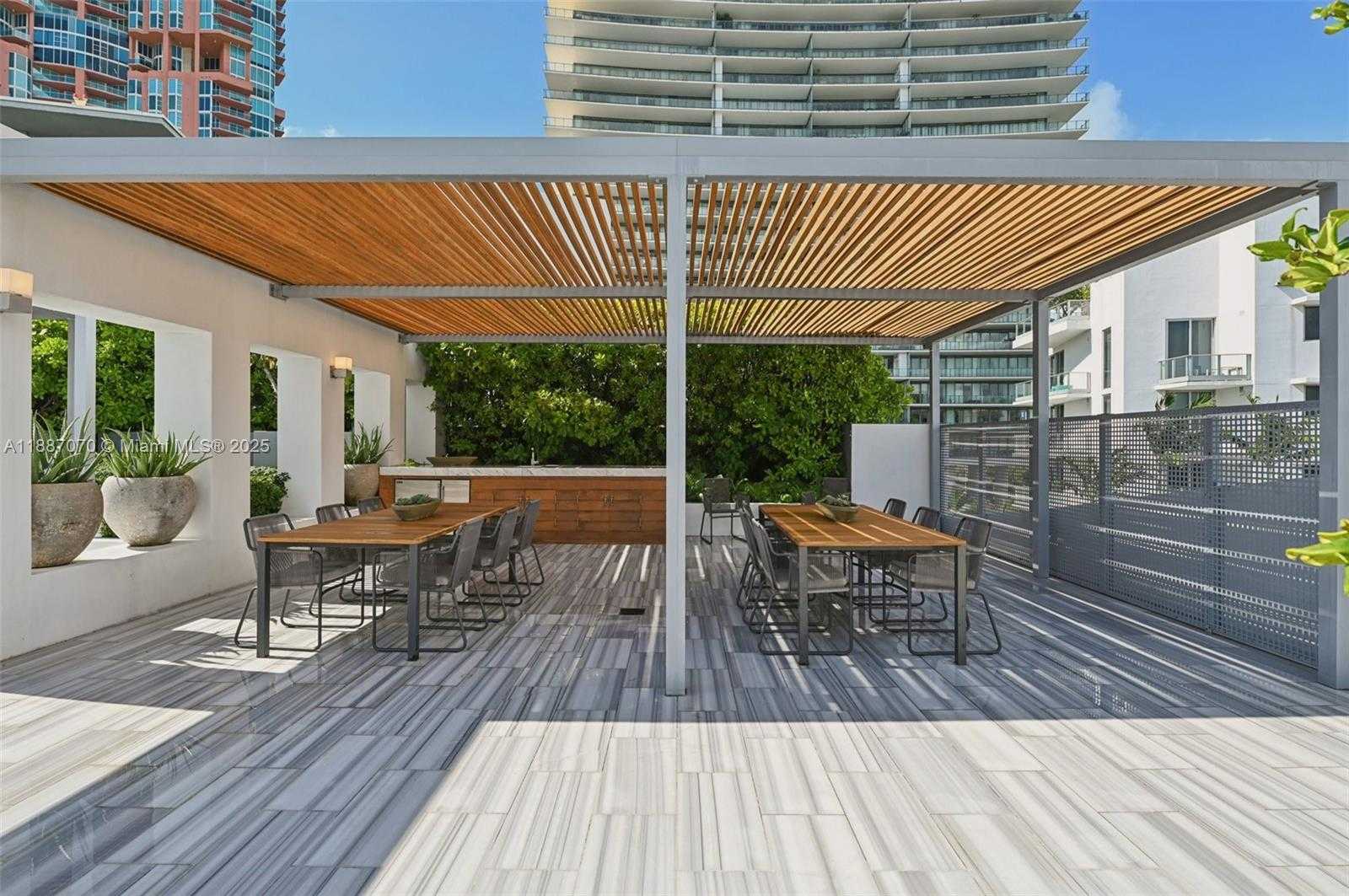 Small Image of 801 SOUTH POINTE DR #602, Miami Beach Number 69