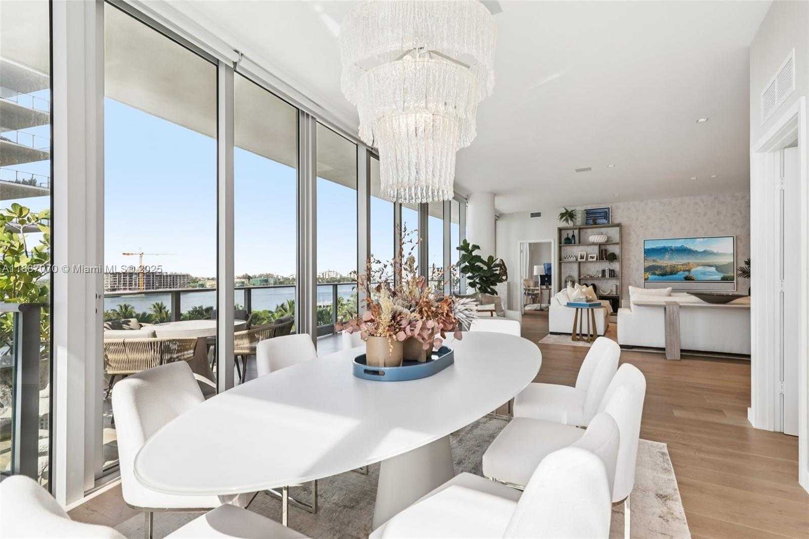 Small Image of 801 SOUTH POINTE DR #602, Miami Beach Number 8