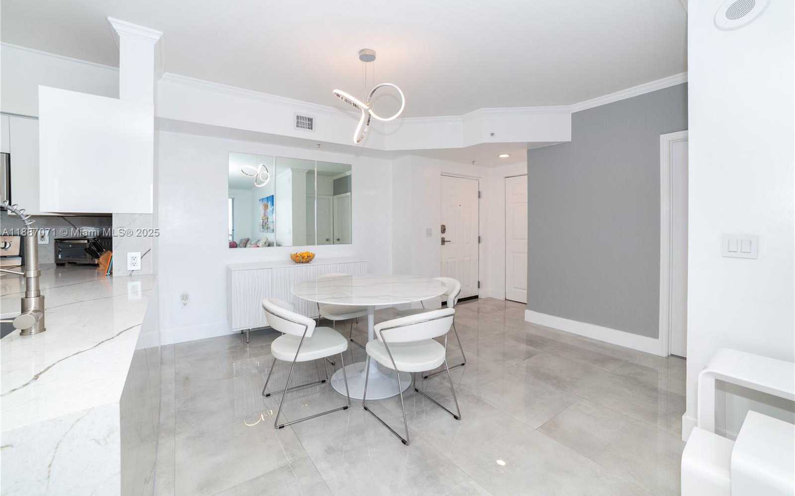 Small Image of 17150 NORTH BAY RD #2905, Sunny Isles Beach Number 14