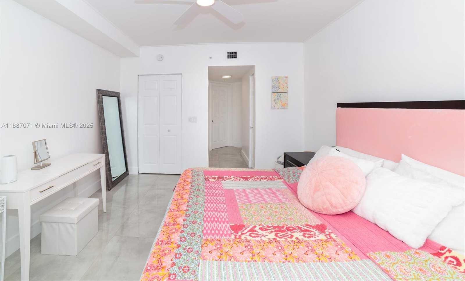 Small Image of 17150 NORTH BAY RD #2905, Sunny Isles Beach Number 21
