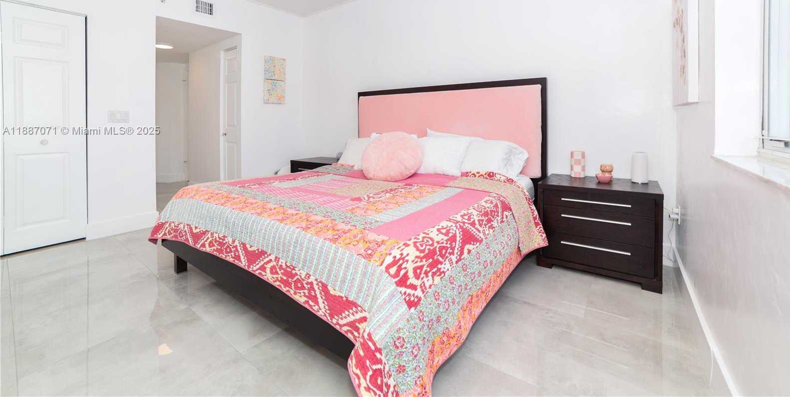 Small Image of 17150 NORTH BAY RD #2905, Sunny Isles Beach Number 23