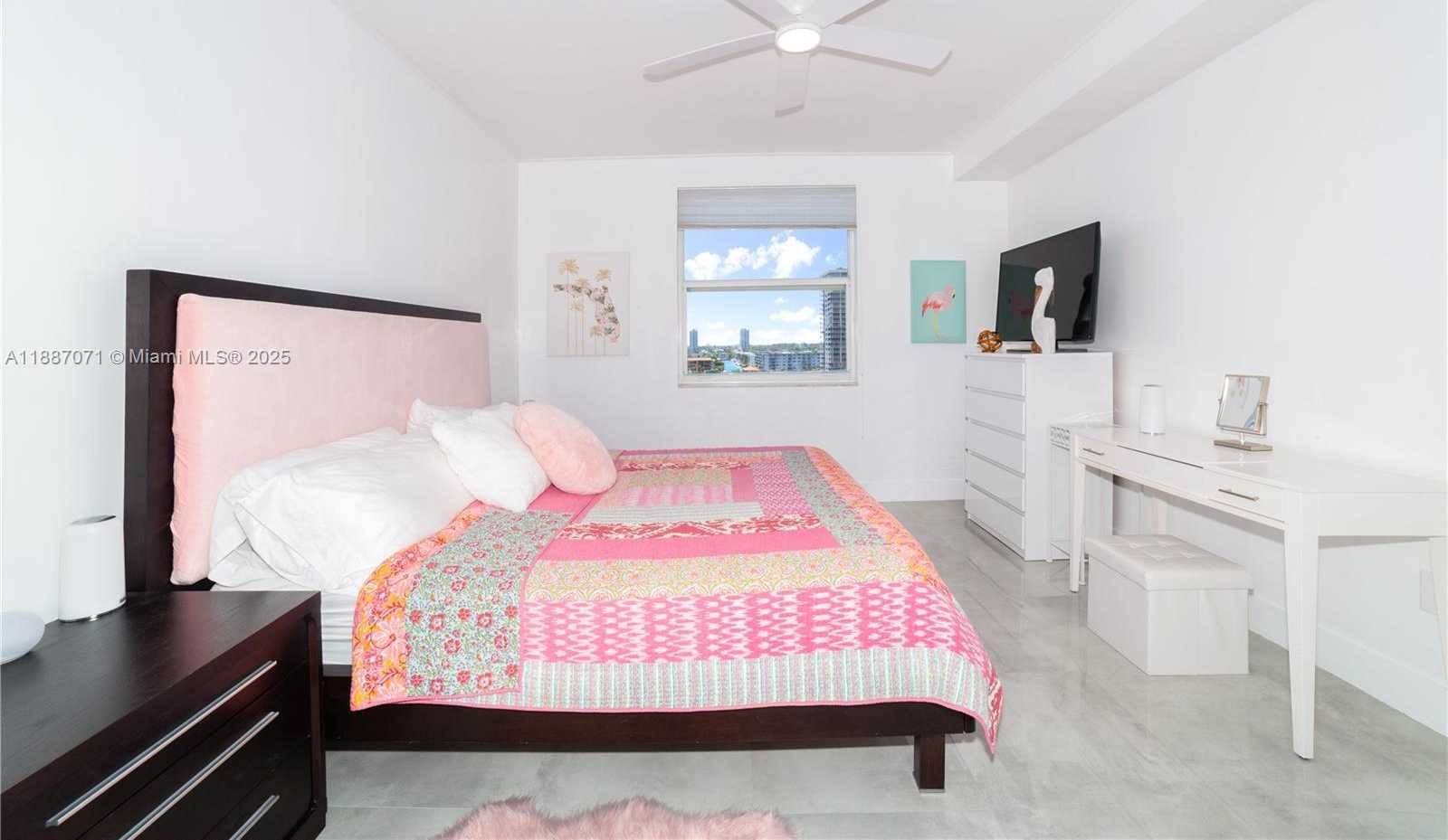 Small Image of 17150 NORTH BAY RD #2905, Sunny Isles Beach Number 25