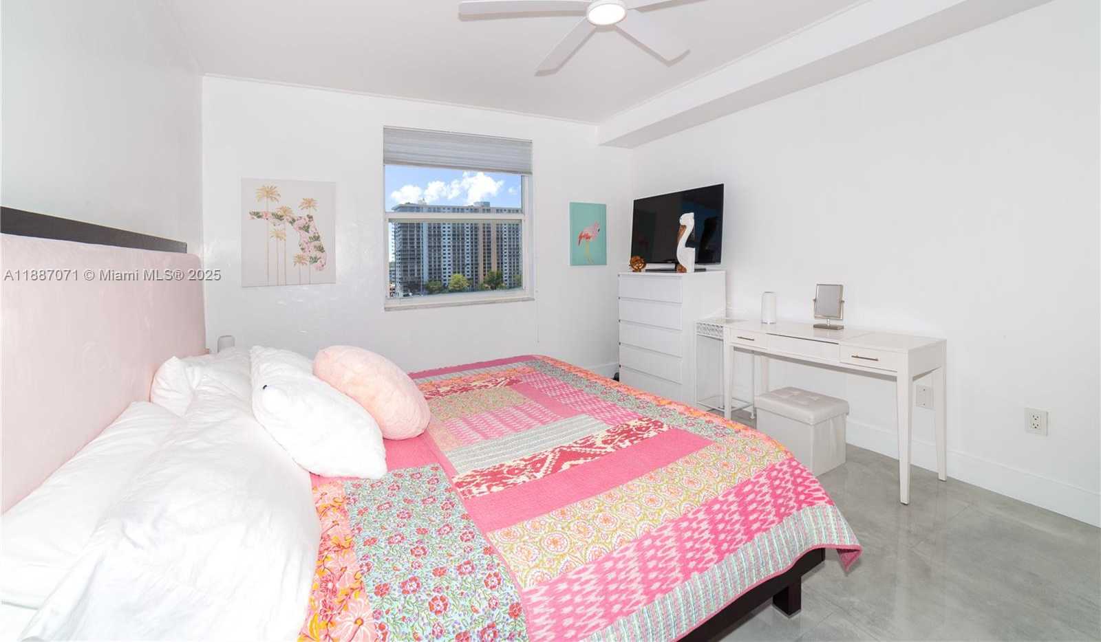 Small Image of 17150 NORTH BAY RD #2905, Sunny Isles Beach Number 26