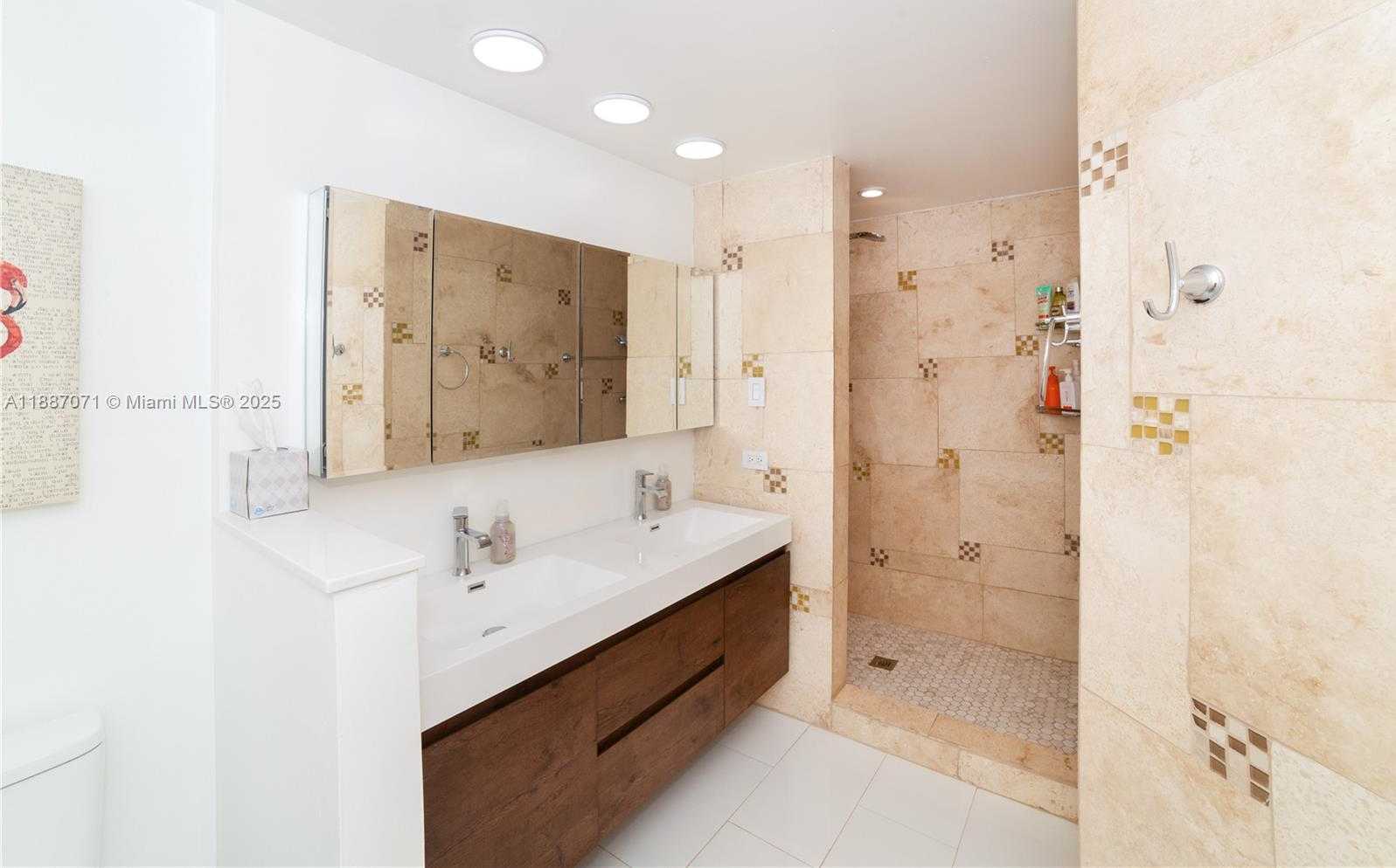 Small Image of 17150 NORTH BAY RD #2905, Sunny Isles Beach Number 27