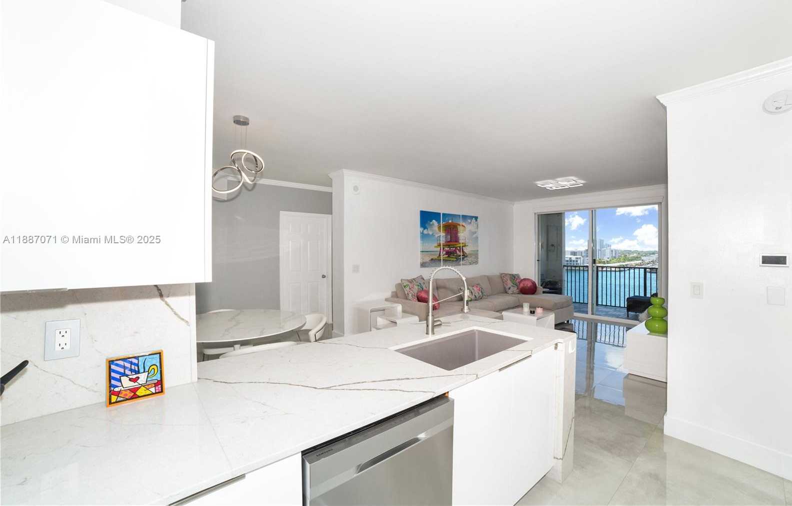 Small Image of 17150 NORTH BAY RD #2905, Sunny Isles Beach Number 3