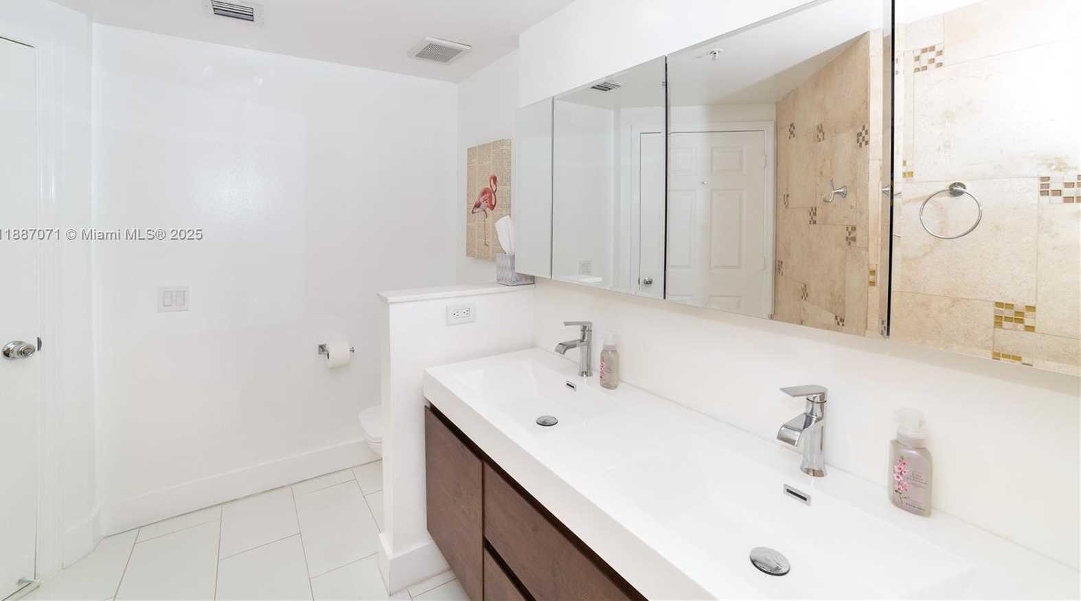 Small Image of 17150 NORTH BAY RD #2905, Sunny Isles Beach Number 30
